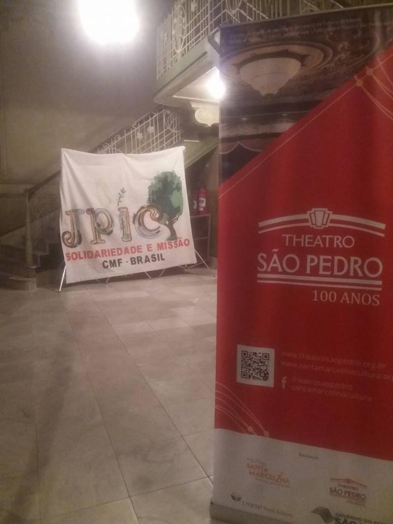 Crianças das Obras Sociais Claretianas se apresentam no Teatro São Pedro