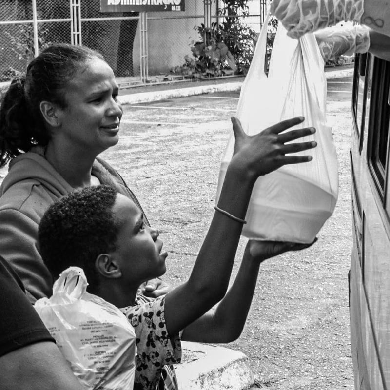 Marmiteiros de Deus alimentam Moradores de Rua em Taguatinga - DF